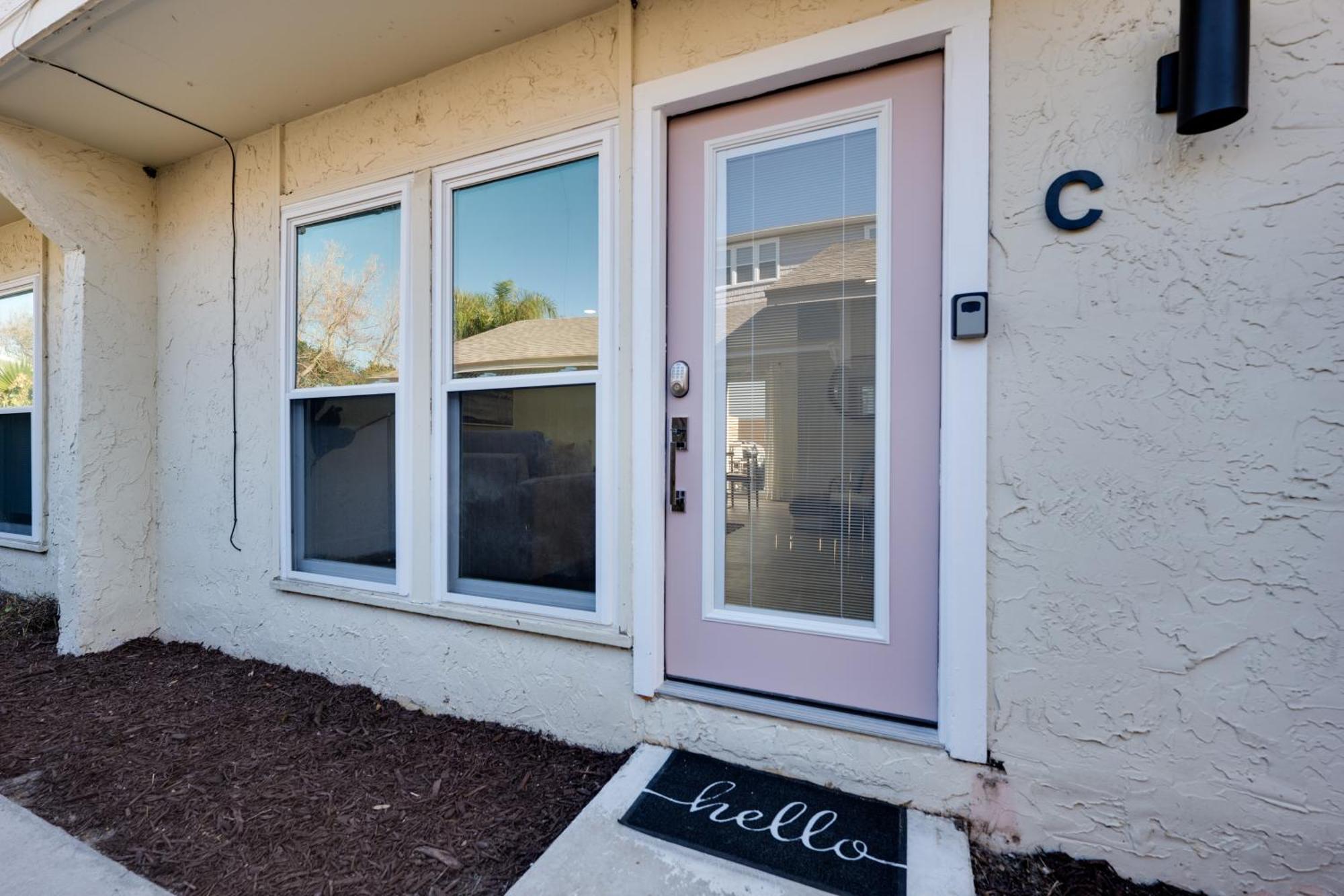 Be A Nomad 2 Bedroom Close To The Jacksonville Beach