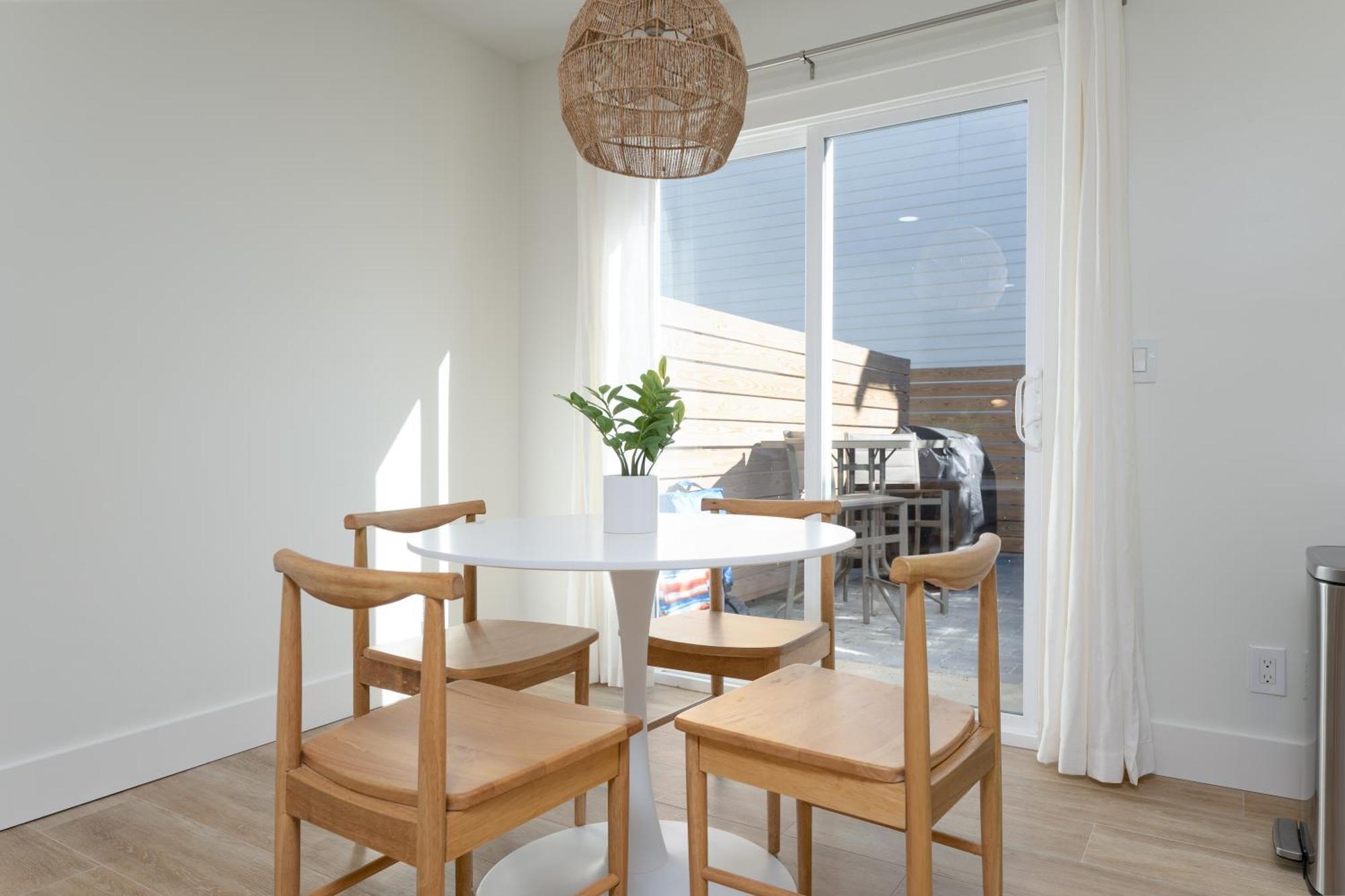 Be A Nomad 2 Bedroom Close To The Jacksonville Beach