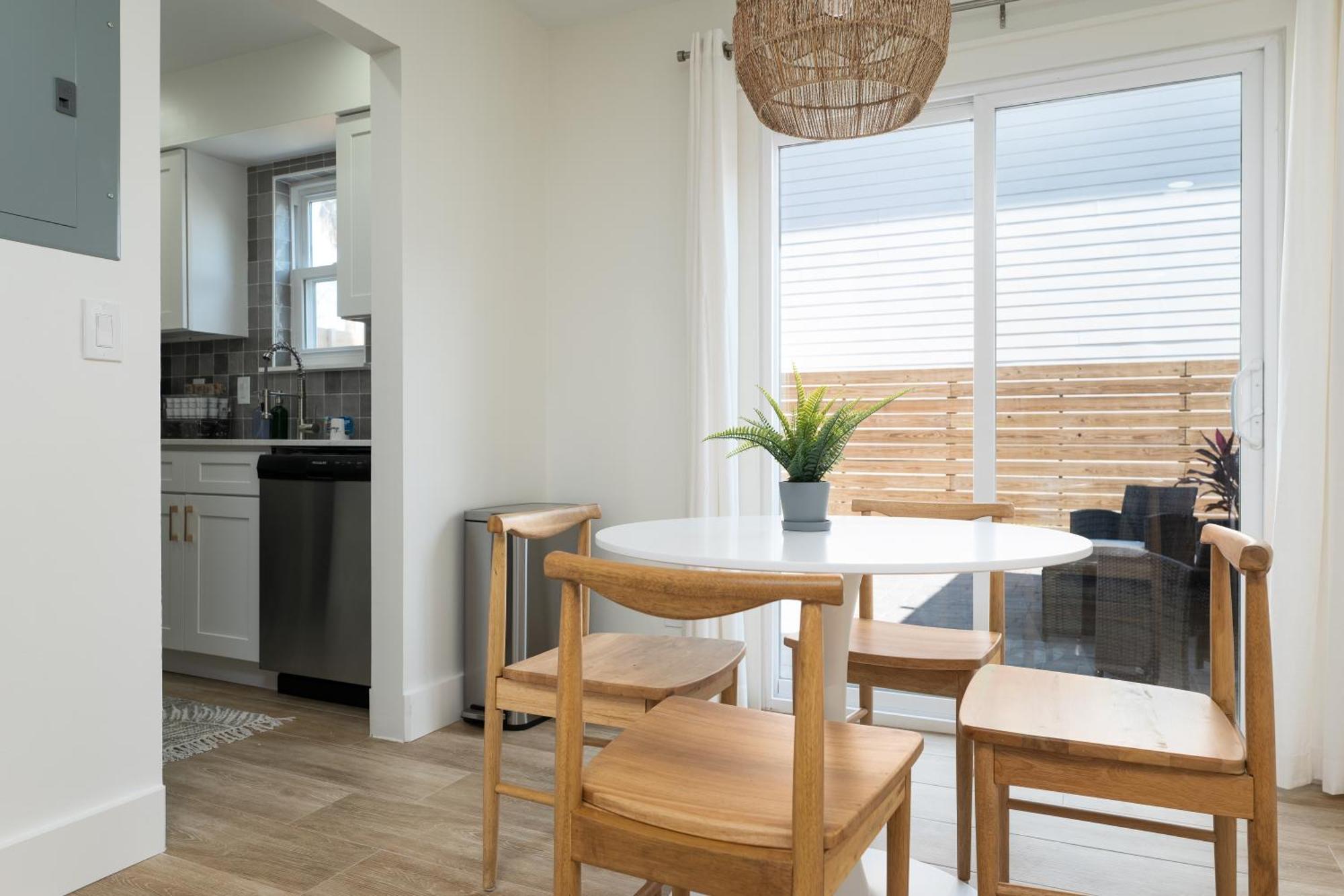 Be A Nomad 2 Bedroom Close To The Apartment *